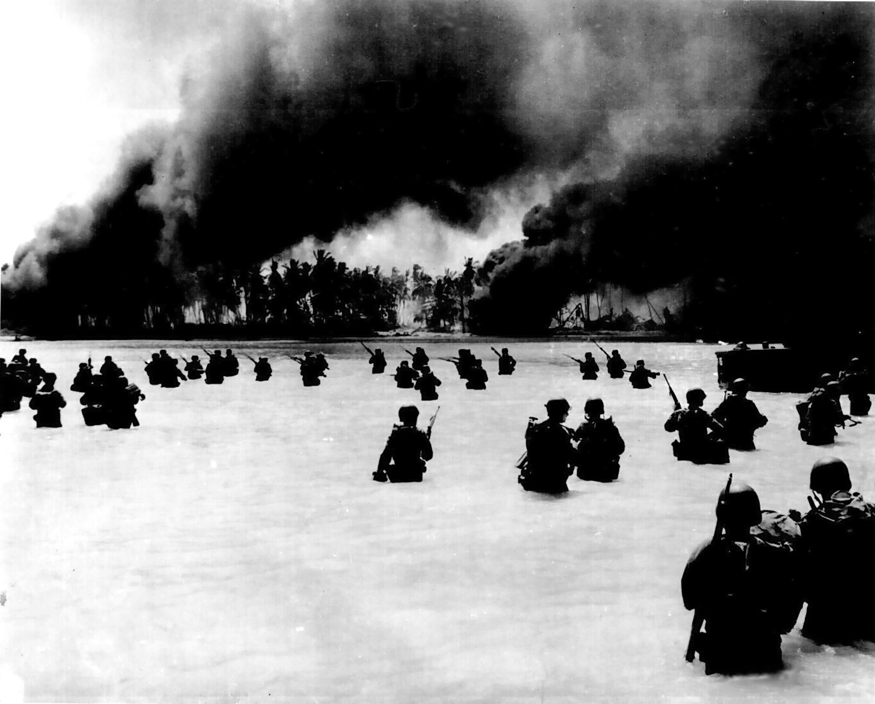 soldiers, military, smoke, US Marines Corps, infantry, War World, World War II, beaches - desktop wallpaper