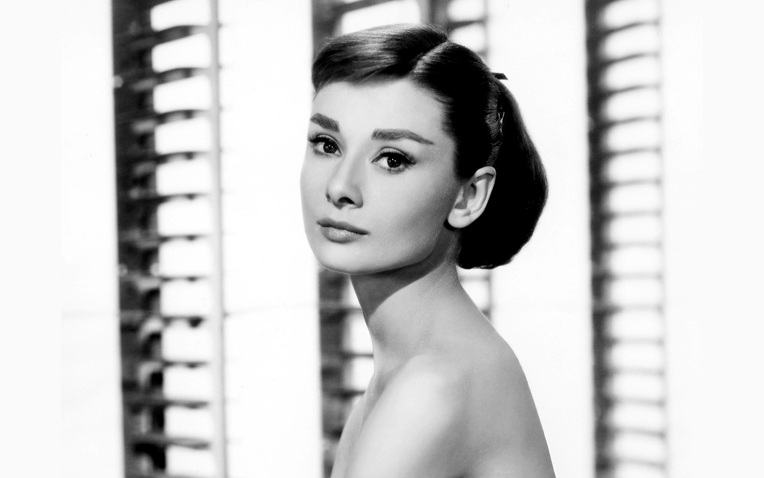 Audrey Hepburn, grayscale, monochrome, portraits - desktop wallpaper