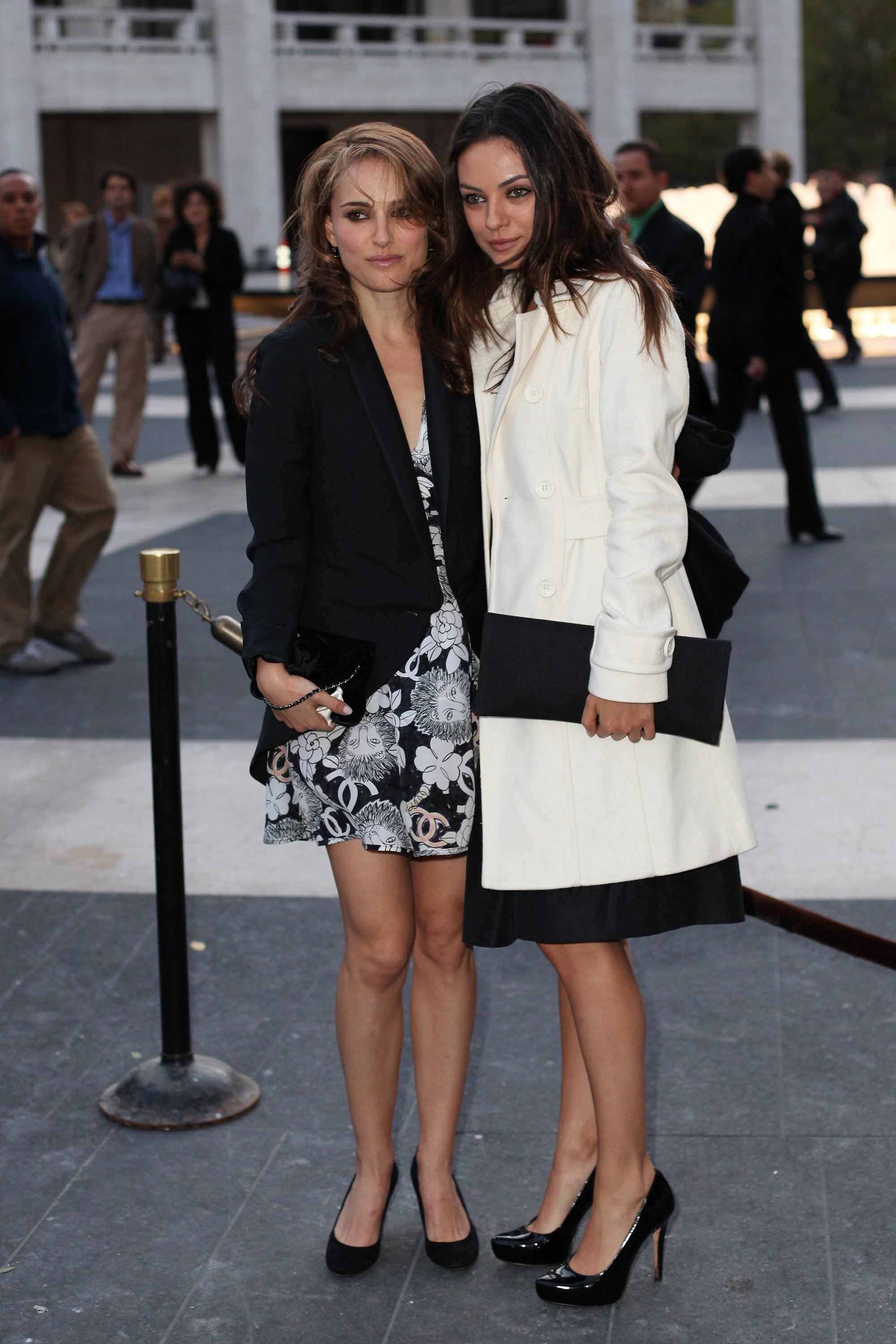 women, Mila Kunis, actress, Natalie Portman, high heels - desktop wallpaper