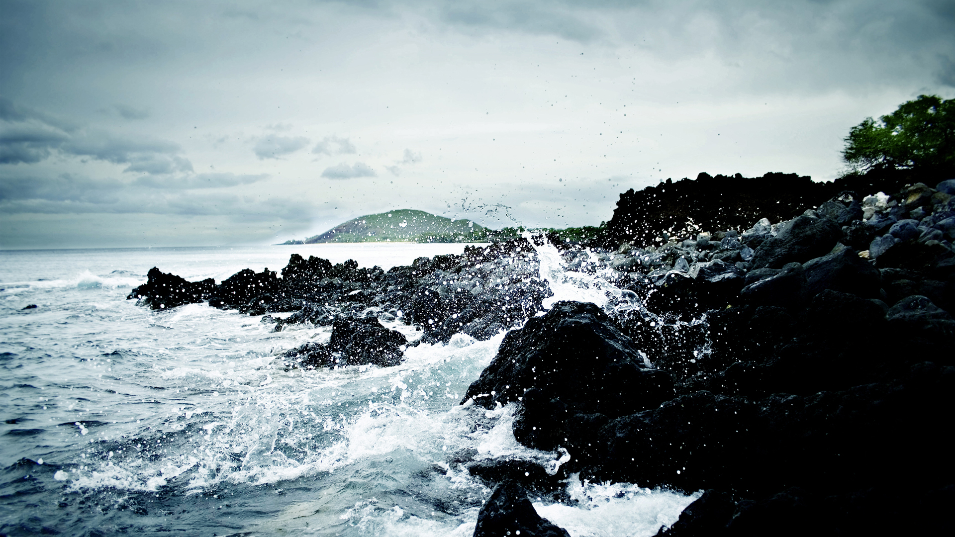 water, landscapes, nature, rocks, shore, ripples, splashes, sea - desktop wallpaper