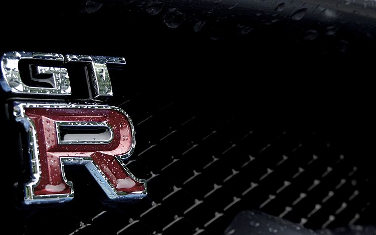 Nissan GT-R R35 - desktop wallpaper