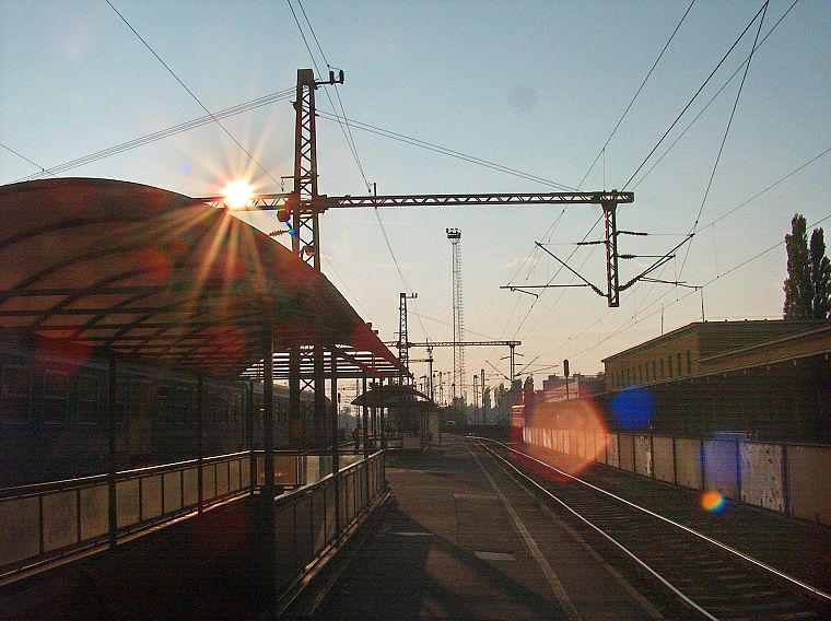 trains, Hungary, train stations, railroad tracks, vehicles, SzÃÂ©kesfehÃÂ©rvÃÂ¡r - desktop wallpaper
