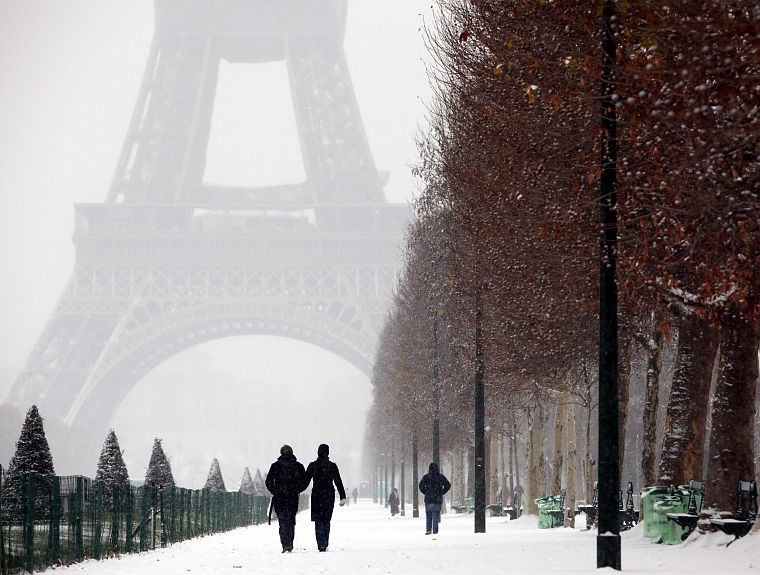 Eiffel Tower, Paris, winter - desktop wallpaper