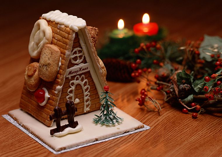 desserts, Christmas cookies, candles, blurred, mistletoe, gingerbread house - desktop wallpaper