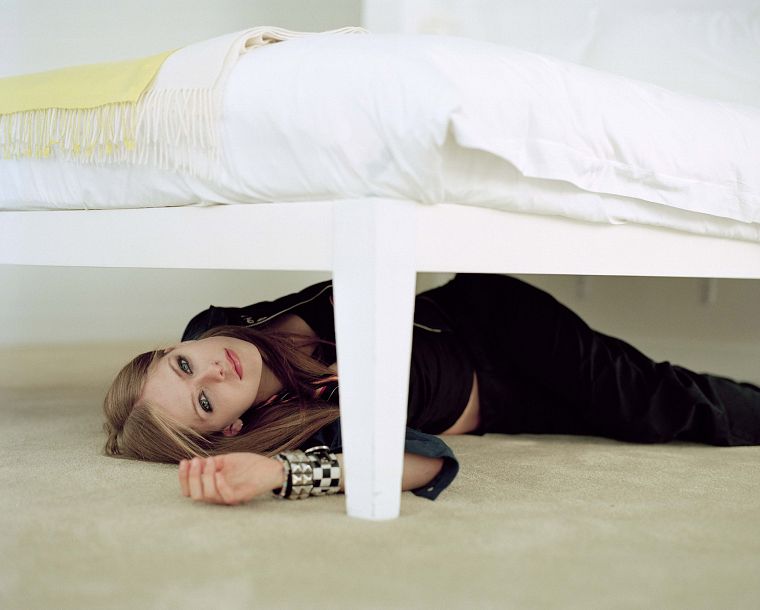 Avril Lavigne, singers - desktop wallpaper