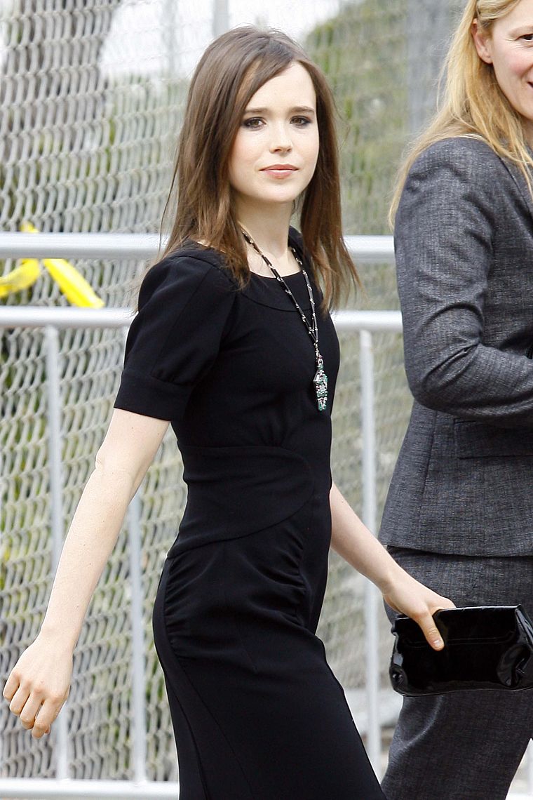 brunettes, women, Ellen Page, black dress - desktop wallpaper