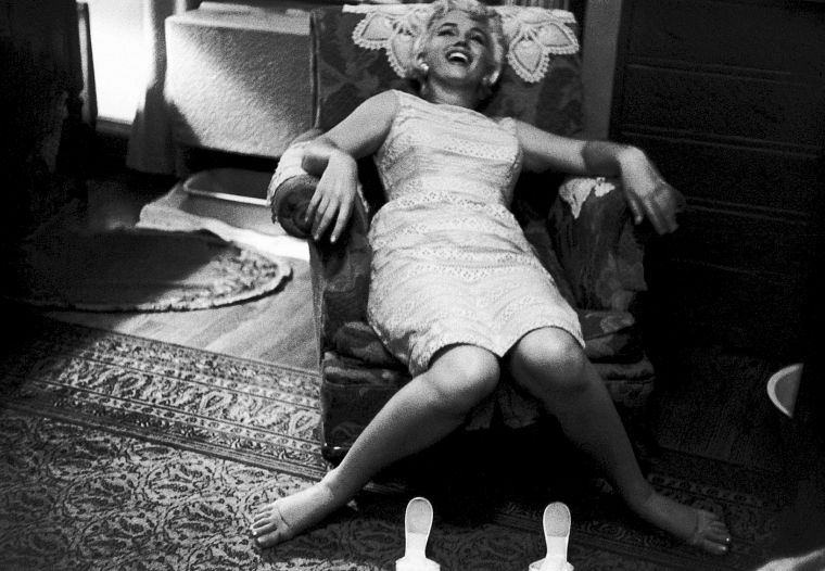 Marilyn Monroe, grayscale, rugs - desktop wallpaper