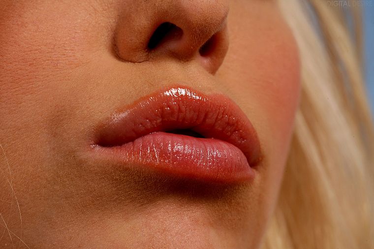 blondes, women, close-up, lips, kissing - desktop wallpaper