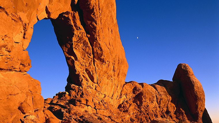 deserts, Moon, arches, rock formations - desktop wallpaper