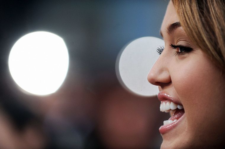 women, close-up, Miley Cyrus, celebrity, singers - desktop wallpaper