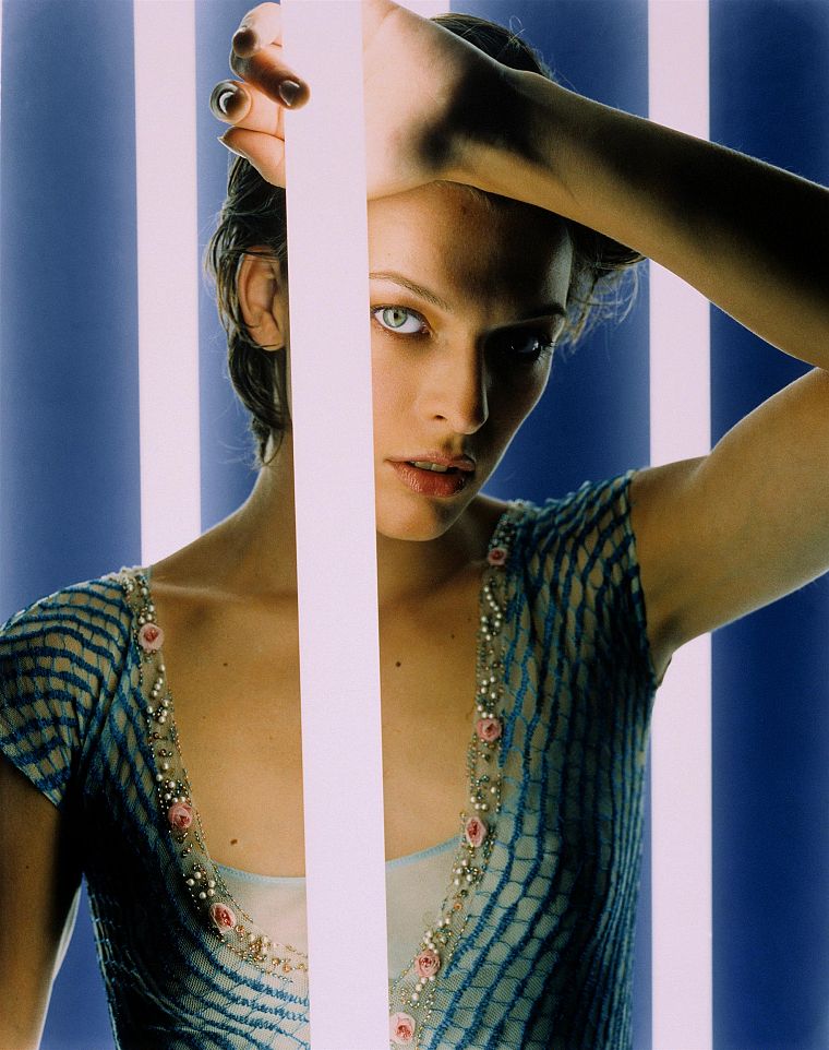 Milla Jovovich - desktop wallpaper