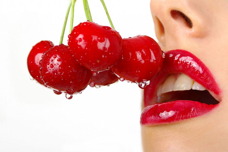 lips, cherries, water drops - desktop wallpaper