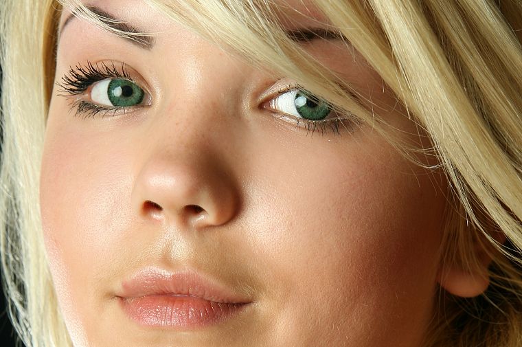 blondes, women, close-up, green eyes - desktop wallpaper