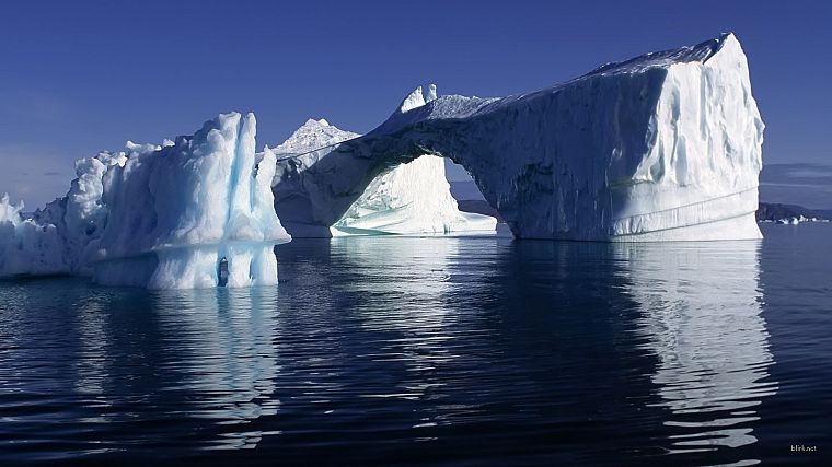icebergs - desktop wallpaper