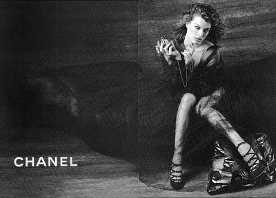 actress, grayscale, Milla Jovovich, fashion photography, purses, Chanel - random desktop wallpaper