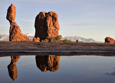 water, rocks, Arches National Park, sunlight, reflections - random desktop wallpaper