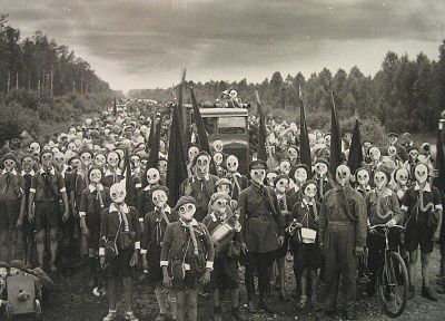 gas masks, monochrome, old photo - random desktop wallpaper