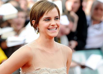 Emma Watson, film, Harry Potter and the Deathly Hallows, red carpet - desktop wallpaper