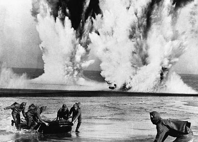 black and white, war, explosions, old photo - related desktop wallpaper