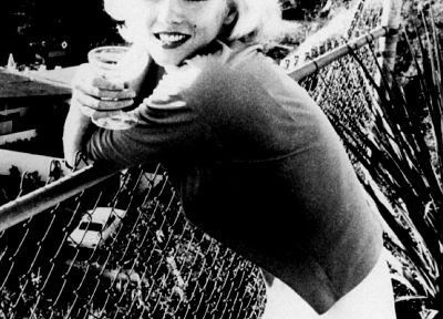 Marilyn Monroe, grayscale, chain link fence - random desktop wallpaper