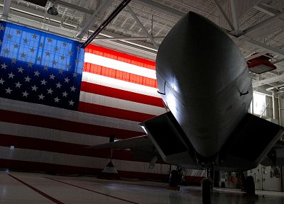 F-22 Raptor, American Flag, hangar - random desktop wallpaper