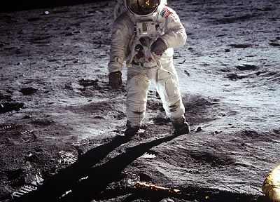 Moon, astronauts - duplicate desktop wallpaper