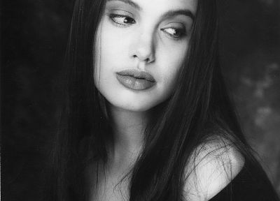 Angelina Jolie, young, grayscale - desktop wallpaper