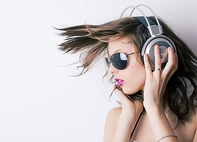 headphones, women - desktop wallpaper