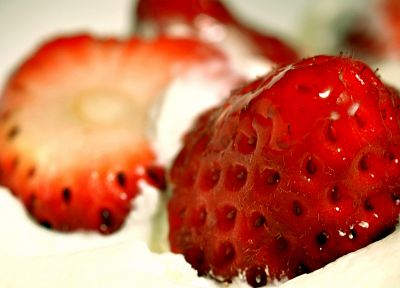 strawberries - duplicate desktop wallpaper