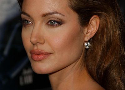 Angelina Jolie - random desktop wallpaper