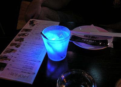 drinks, illuminated - random desktop wallpaper