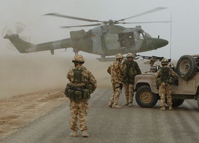 soldiers, army, helicopters, vehicles, Land Rover SNATCH2 - random desktop wallpaper