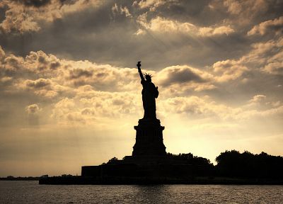 Statue of Liberty - desktop wallpaper