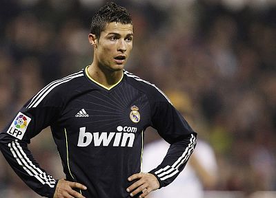 black, diver, sports, soccer, Real Madrid, Cristiano Ronaldo, la liga, football star - desktop wallpaper