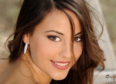 brunettes, women, smiling, Lorena Garcia, faces - desktop wallpaper