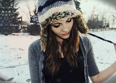 brunettes, women, winter, snow, eyes, models, outdoors, wool, hats, faces - related desktop wallpaper