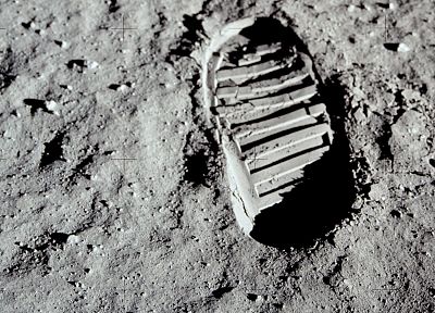 Moon, footprint, Neil Armstrong - desktop wallpaper