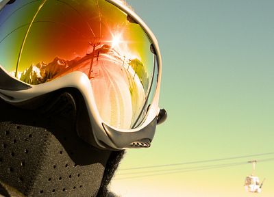 Sun, ski mask, reflections - random desktop wallpaper