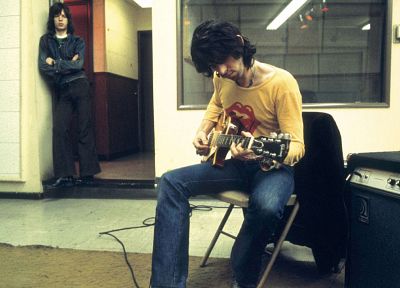 Mick Jagger, Rolling Stones, guitars, Keith Richards, musicians - desktop wallpaper