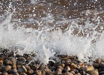water splash, sea, pebble - random desktop wallpaper