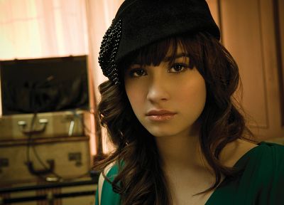 brunettes, women, Demi Lovato, hats - desktop wallpaper