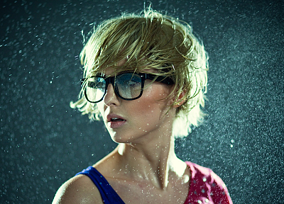 blondes, women, rain, nerd, wet, glasses, short hair, open mouth, studio rain, girls with glasses - desktop wallpaper