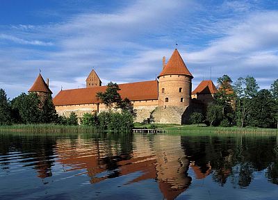 Lithuania, lakes, Trakai, castle - desktop wallpaper