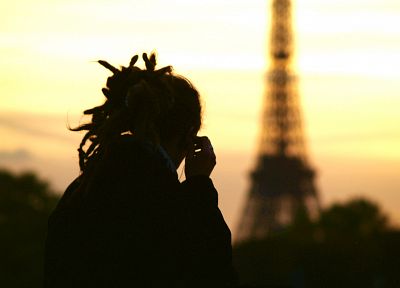 Eiffel Tower, Paris, silhouettes, hairstyle - duplicate desktop wallpaper