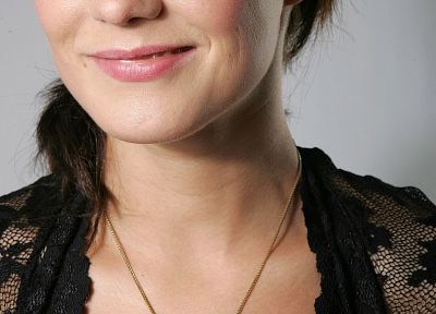 brunettes, women, close-up, blue eyes, smiling, faces, Carice van Houten - desktop wallpaper