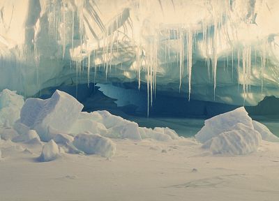 ice, snow, caves - random desktop wallpaper