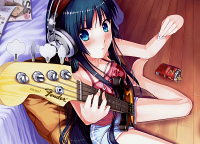 headphones, women, music, K-ON!, Fender, bass guitars, guitars, Akiyama Mio, Pocky, anime, anime girls, Elizabeth, guitar picks - desktop wallpaper