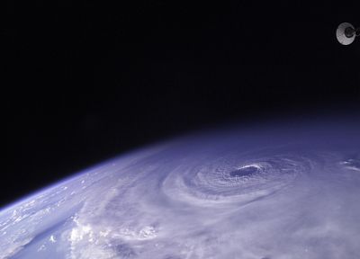 storm, Earth, space station - duplicate desktop wallpaper