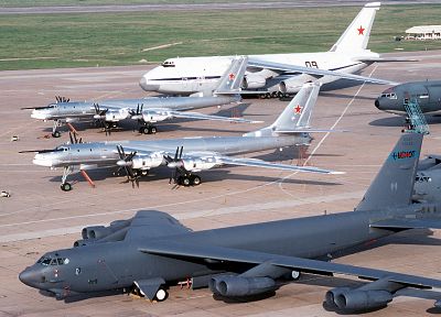 aircraft, B-52 Stratofortress, Tu-95 Bear, KC-10 Extender, An-124 Condor, An-124 - related desktop wallpaper