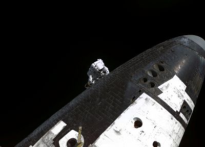 Space Shuttle, astronauts - desktop wallpaper